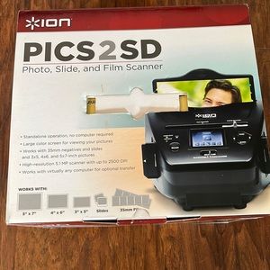 Photo slide and film scanner